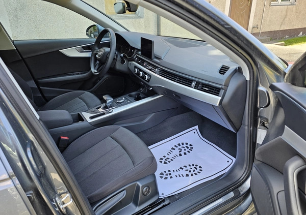 Audi A4 cena 47600 przebieg: 173000, rok produkcji 2016 z Sułkowice małe 352